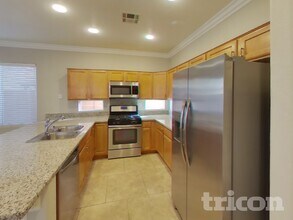 6046 W Traviata Ave in Las Vegas, NV - Building Photo - Building Photo