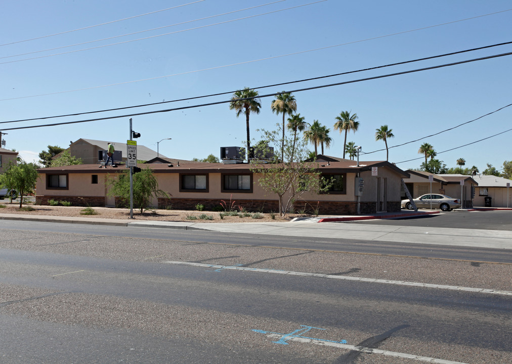 El Jardin in Mesa, AZ - Building Photo