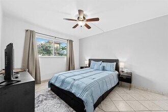 1000 SE 15th St in Fort Lauderdale, FL - Foto de edificio - Building Photo