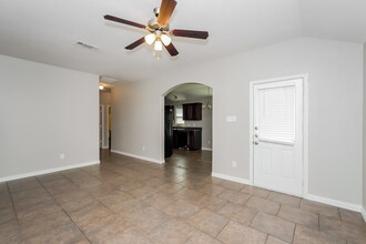 7653 Rainbow Creek Dr in Fort Worth, TX - Building Photo - Building Photo