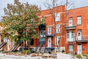 4043 Saint-Antoine Rue O in Montréal, QC - Building Photo