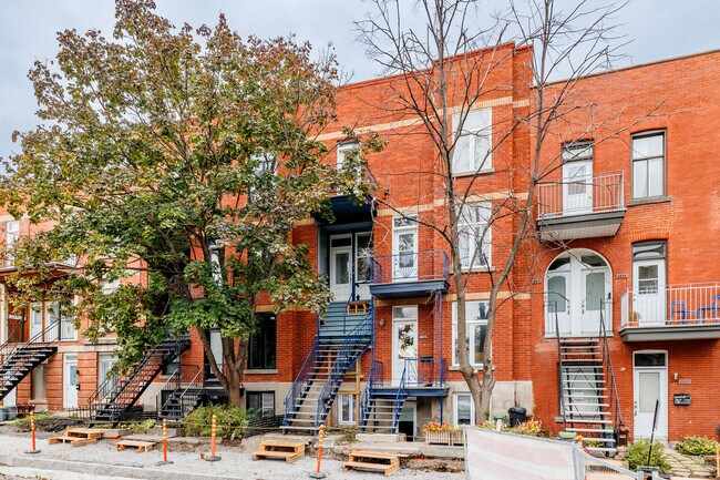 4043 Saint-Antoine Rue O in Montréal, QC - Building Photo - Primary Photo