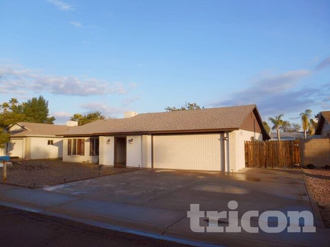1128 W Hermosa Dr in Tempe, AZ - Building Photo - Building Photo