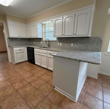 3011 Cavalier Dr in Baton Rouge, LA - Foto de edificio - Building Photo