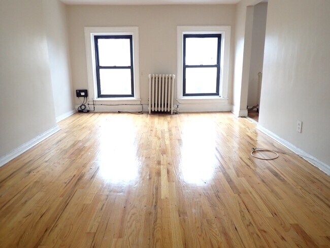 property at 124 S Oxford St