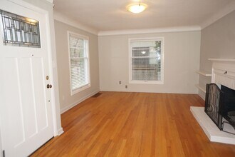 5835 NE 32nd Pl in Portland, OR - Building Photo - Building Photo