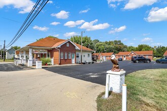 2142 W Us Highway 40 in Greenfield, IN - Building Photo - Building Photo