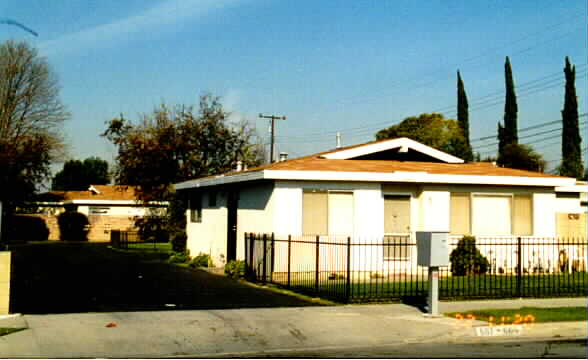 665-669 Willow Ave in La Puente, CA - Building Photo