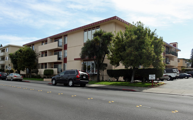 Kent Apartments in San Carlos, CA - Building Photo - Building Photo