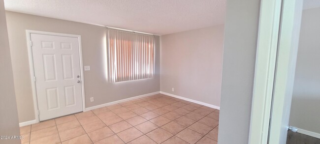 2019 N 49th St, Unit 4 in Phoenix, AZ - Building Photo - Building Photo