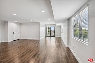 819 E La Palma Dr in Inglewood, CA - Building Photo - Building Photo