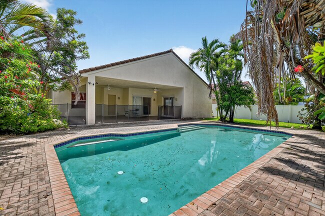 3511 NW 4th Ave in Boca Raton, FL - Building Photo - Building Photo