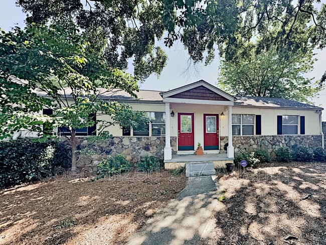 property at 1501 Stone Gate Ln SE