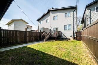 10752-10792 92 St NW in Edmonton, AB - Building Photo - Building Photo