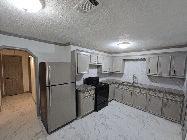 9010 Linda Vista Rd