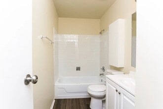 212 Whitewater Dr in Bolingbrook, IL - Building Photo - Building Photo