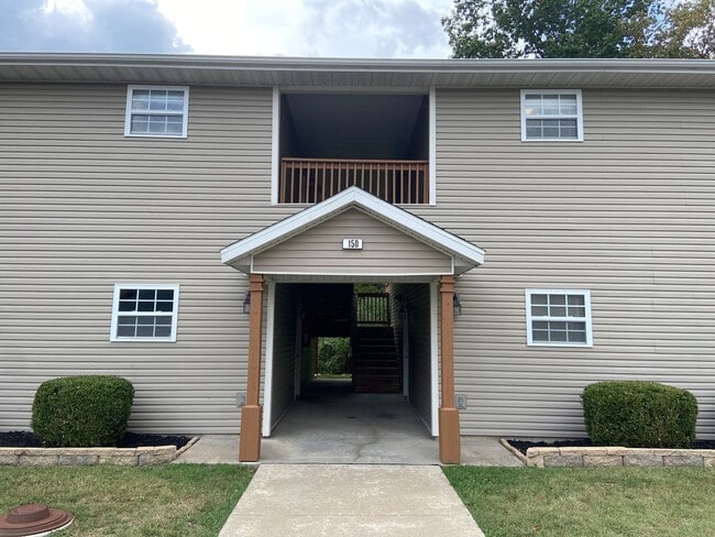 150 Scholars Ct in Branson, MO - Foto de edificio - Building Photo