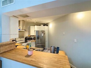 9701 Fontainebleau Blvd in Miami, FL - Building Photo - Building Photo