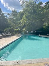 115 Biscayne Dr NW, Unit A12 in Atlanta, GA - Foto de edificio - Building Photo