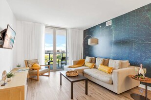 2602 E Hallandale Beach Blvd, Unit ID1227542P in Hallandale Beach, FL - Building Photo