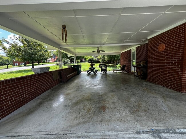 2696 Lakemoore Dr in Morristown, TN - Building Photo - Building Photo