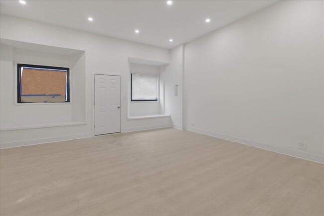 property at 2234 W Irving Park Rd