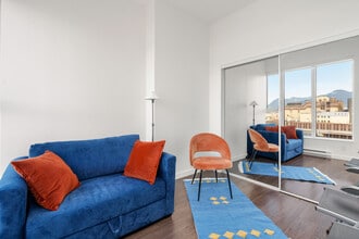 983 E Hastings St in Vancouver, BC - Building Photo - Building Photo