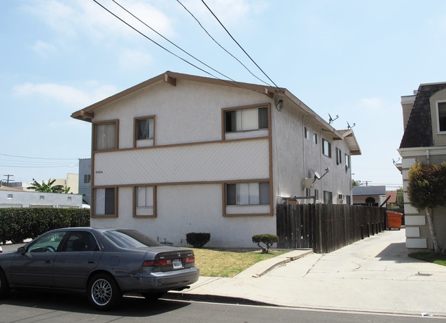 16826 S New Hampshire Ave in Gardena, CA - Building Photo - Building Photo