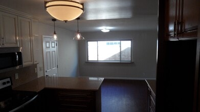 1320 W Walnut Ave in Orange, CA - Building Photo - Building Photo