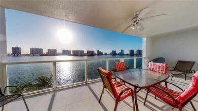 18100 N Bay Rd, Unit 504 in Sunny Isles Beach, FL - Foto de edificio - Building Photo