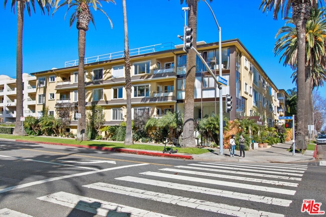 757 Ocean Ave in Santa Monica, CA - Building Photo - Building Photo