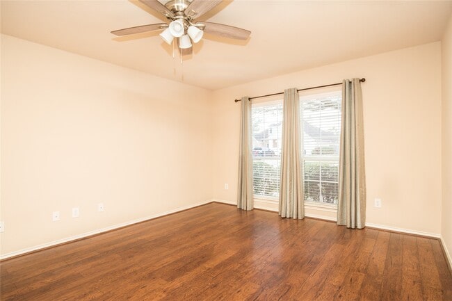 property at 416 Laddingford Ln