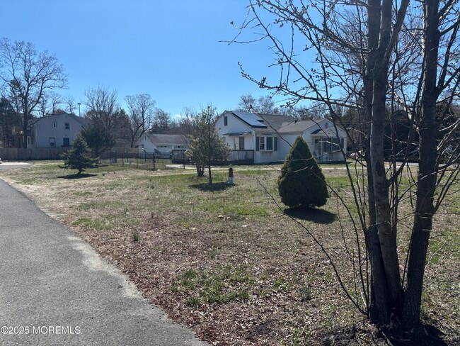 633 Hulses Corner Rd in Howell, NJ - Building Photo - Building Photo