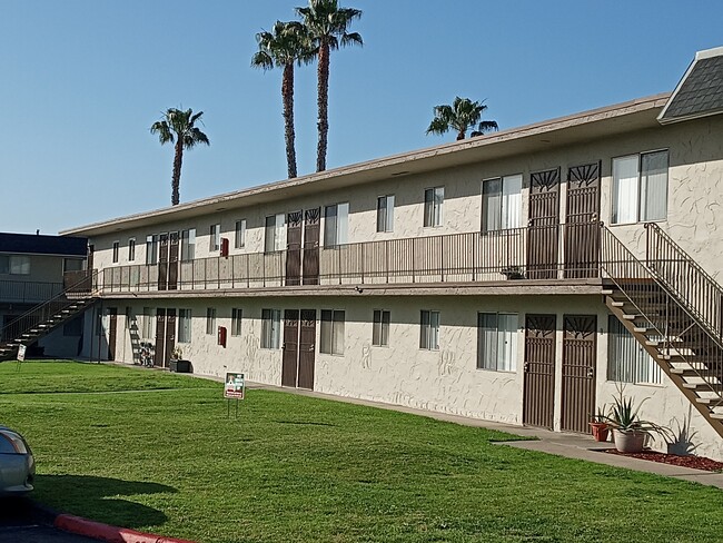 Arizona Street Apartments