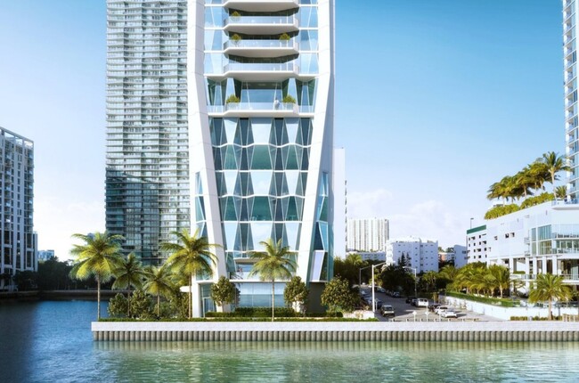 The Villa Miami in Miami, FL - Building Photo - Building Photo