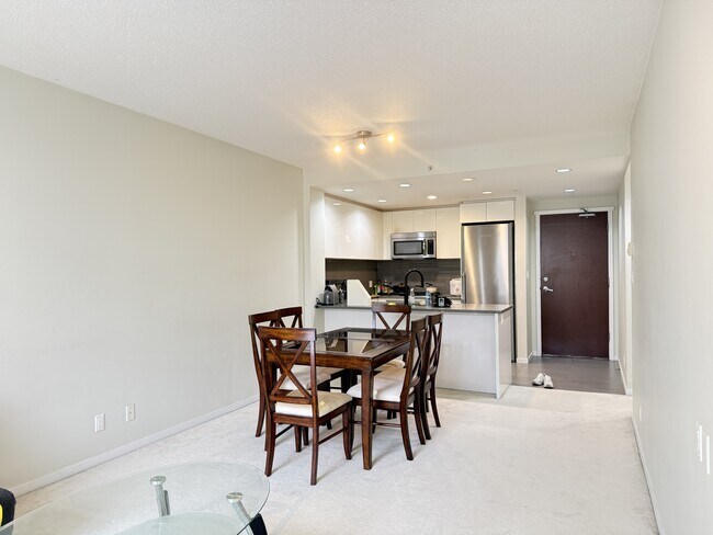 3102 Windsor Gate in Coquitlam, BC - Building Photo - Building Photo