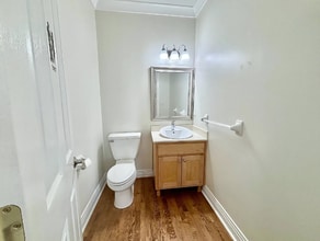 259 W Ocean View Ave in Norfolk, VA - Building Photo - Building Photo