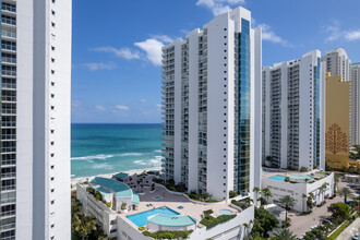 Oceania II in Sunny Isles Beach, FL - Building Photo - Building Photo