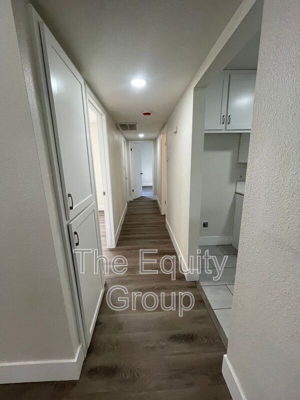 3505 W Campus Ave. in Visalia, CA - Building Photo - Building Photo