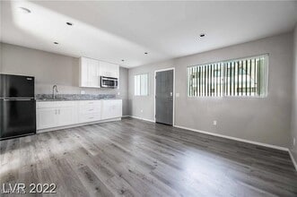2201 Fairfield Ave in Las Vegas, NV - Building Photo - Building Photo