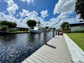 1008 Mango Isle in Fort Lauderdale, FL - Building Photo - Building Photo