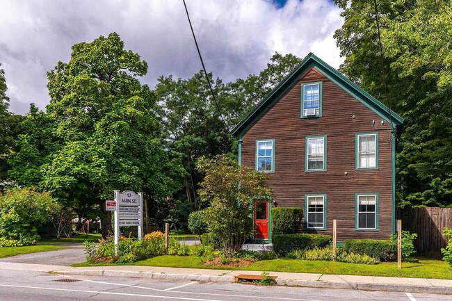 63 Main St in Putney, VT - Foto de edificio - Building Photo