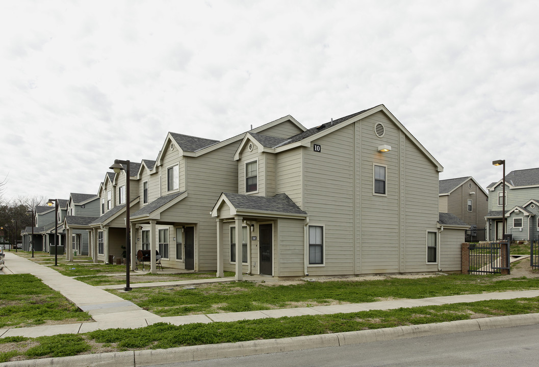 Springview Apartments in San Antonio, TX - Building Photo