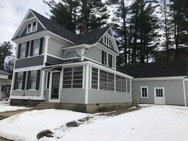 5 Bayley Ave in Plymouth, NH - Building Photo