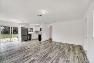 364 NW 4th Ct in Deerfield Beach, FL - Building Photo - Building Photo