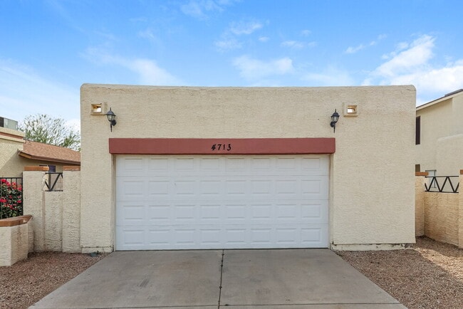 property at 4713 W Menadota Dr