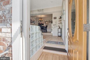 107 Highshire Ct in Dundalk, MD - Building Photo