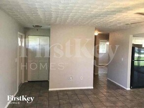 8185 Kings Bay Blvd in Ft. Myers, FL - Building Photo - Building Photo