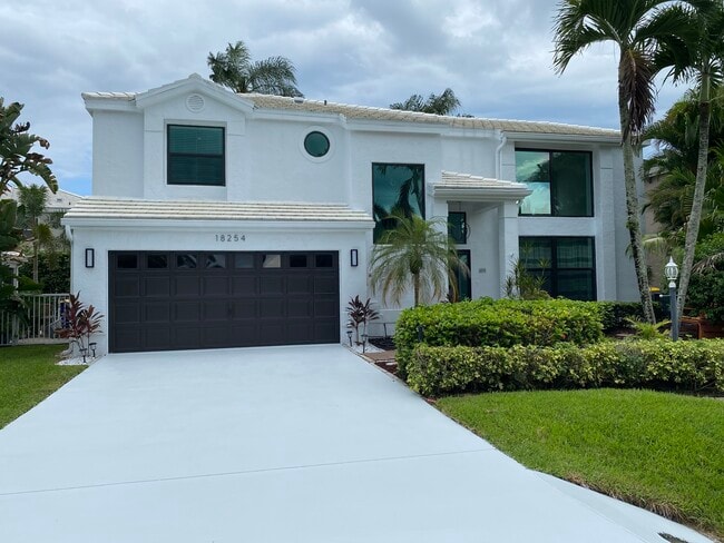 18254 SE Fairview Cir in Tequesta, FL - Building Photo - Building Photo