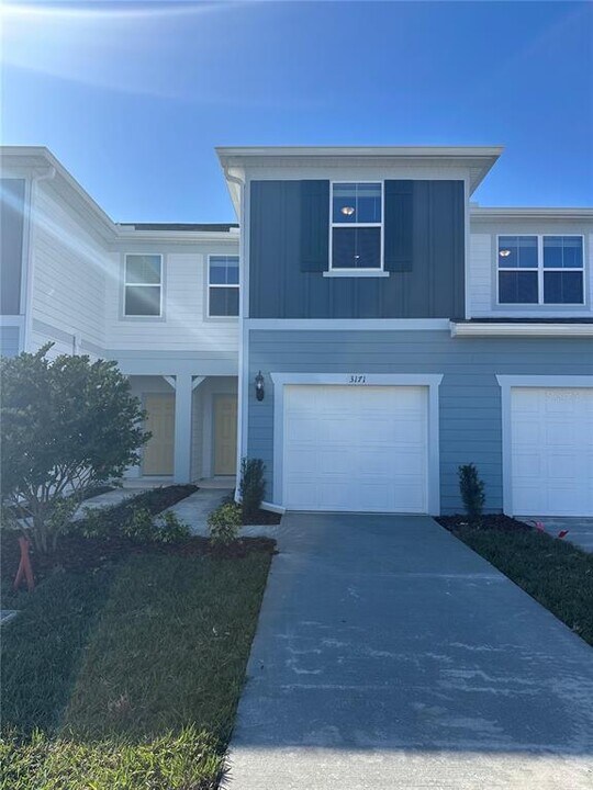 3171 Emerald Acrs Ln in Sanford, FL - Building Photo